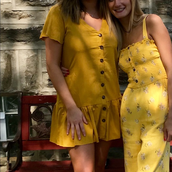 Button Detail Ruffle Hem Dress - Picture 3 of 3